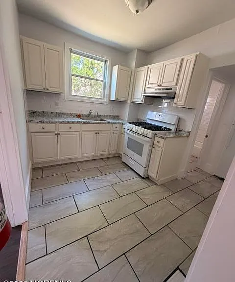 1039 Bangs Ave #1 — Photo 7