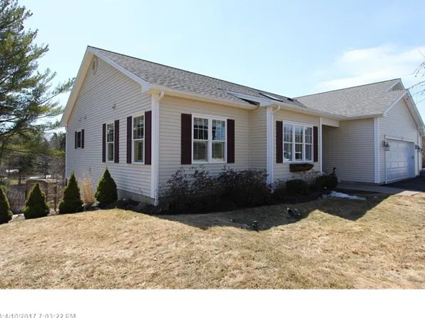 33 Primrose Pl, Bangor, ME 04401