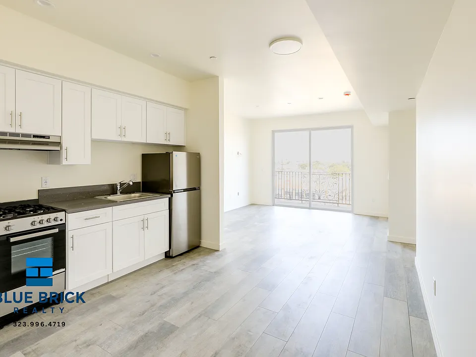 4324 S Vermont Ave #201