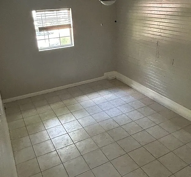 607 W Dallas St — Photo 14