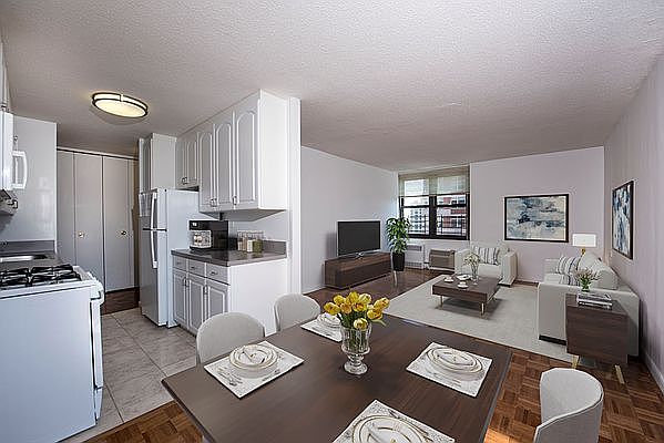 1st image of 1749 2nd Ave #6N
