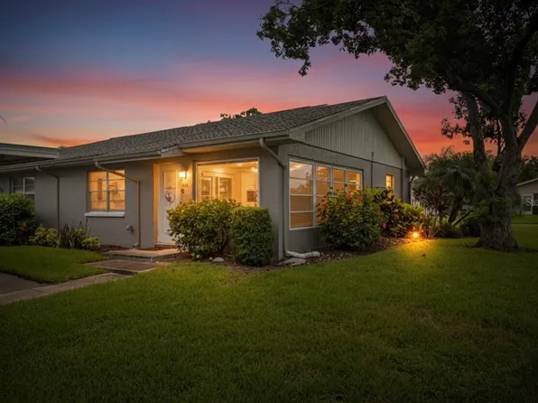 408 Gloucester Blvd #33, Sun City Center, FL 33573