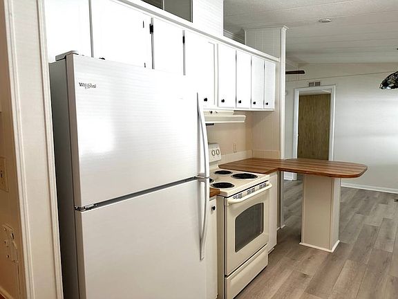 4th image of 3169 Junction Cir