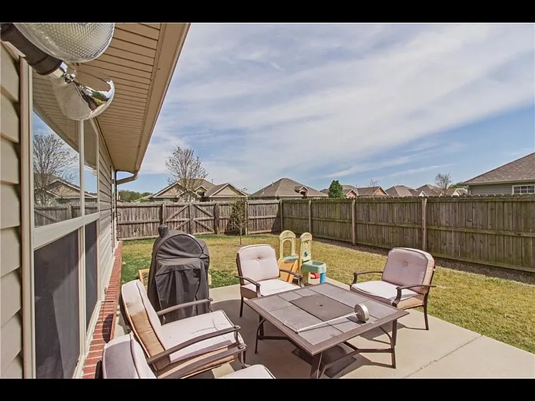 3101 Wentworth Ave — Photo 4