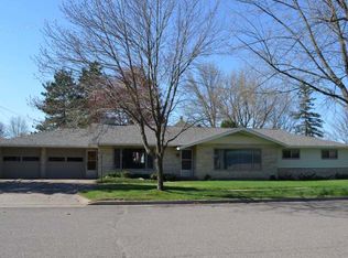 225 W Lincoln Ave, Tomahawk, WI 54487