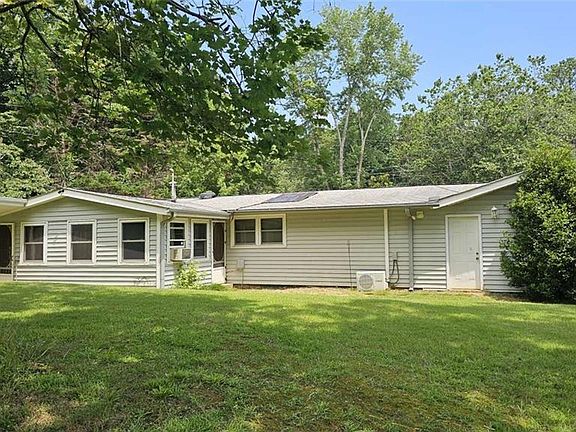 3rd image of 4810 Parks Rd