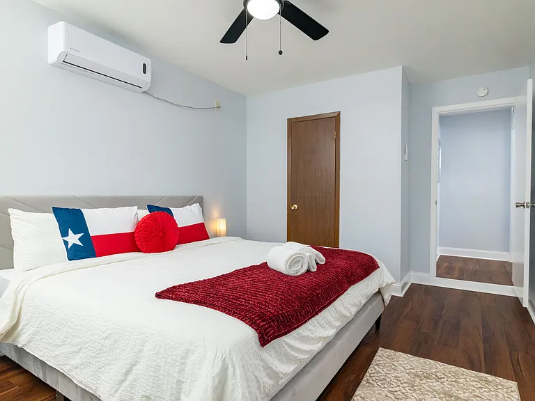 Enjoy a comfortable stay in this airy suite featuring modern amenities and direct hallway access.