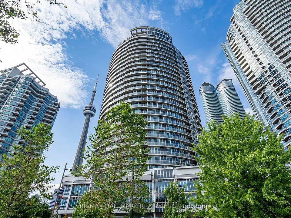 218 Queens Quay W #402