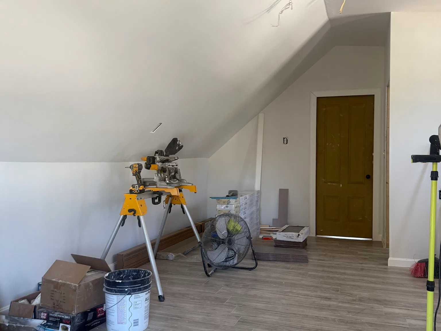 1 bed, 700 sqft, $1,200 — Photo 3