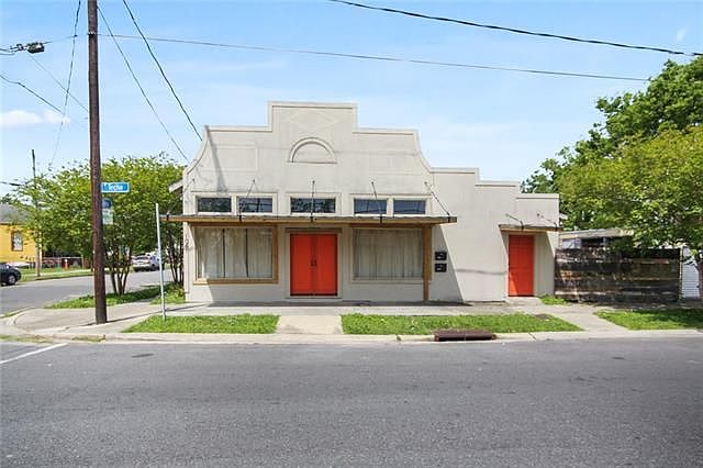 1st image of 1039 Teche St