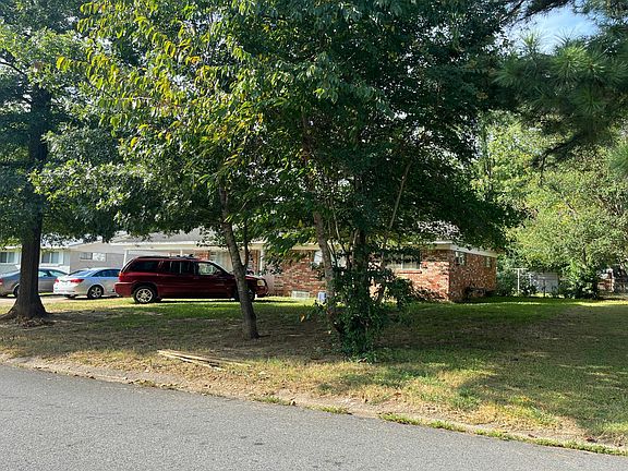 2nd image of 106 Cloverdale Blvd