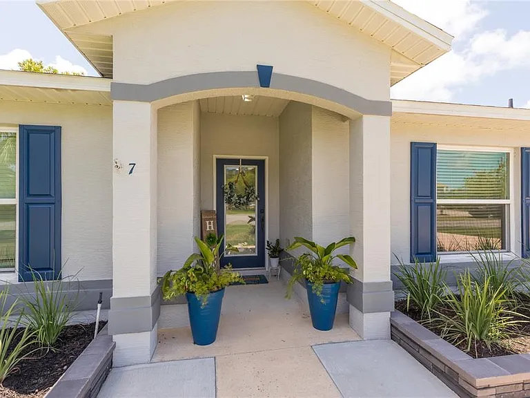 7 Lancaster Ln — Photo 16