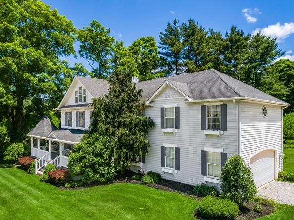 4490 North St, Granville, OH 43023