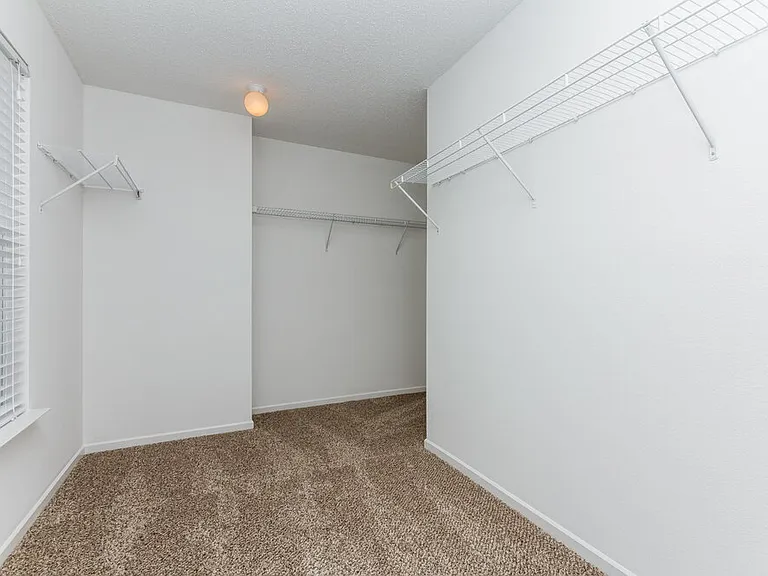 924 Bentgrass Dr — Photo 7