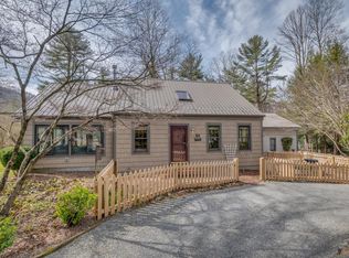 54 Shaws Creek Ln, Hendersonville, NC 28739