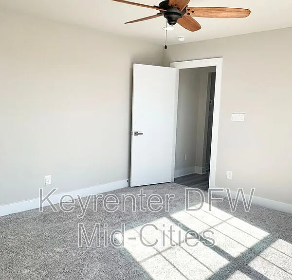 1427 Pearson St — Photo 24