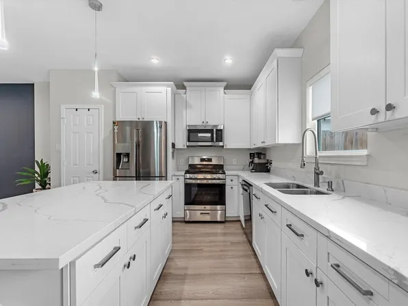 8407 James Franklin St, Houston, TX 77088