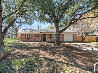 7824 Arthur Dr, North Richland Hills, TX 76182