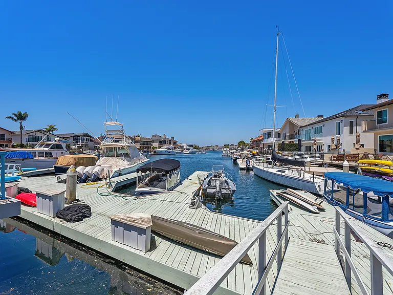 4051 Mistral Dr — Photo 31