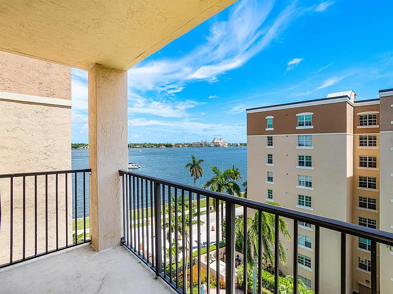 1801 N Flagler Dr #835 — Photo 28