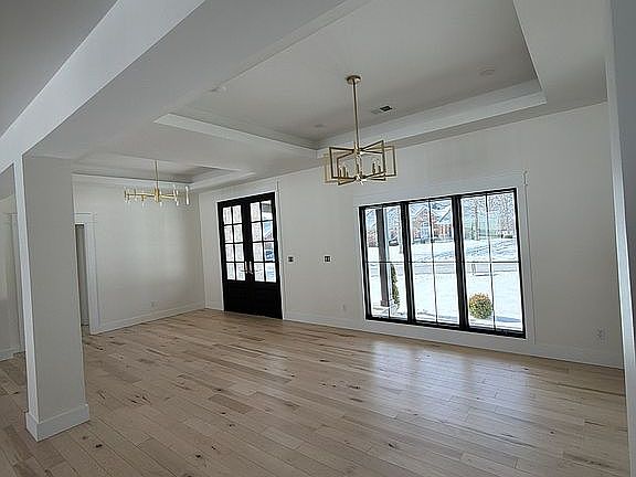 4th image of 1433 Clubhouse Ln