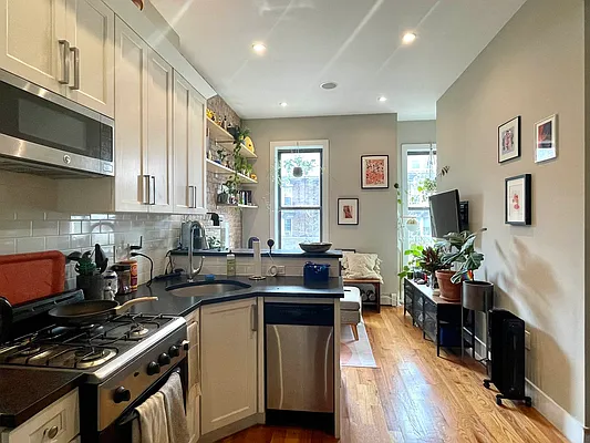 Rented by Brooklyn Rentals NYC | media 13