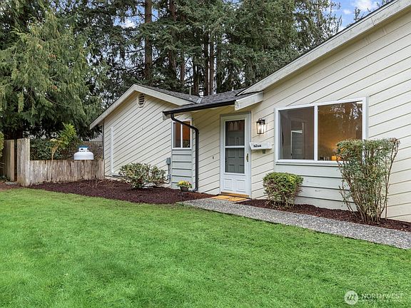 2nd image of 8405 55th Avenue NE #10