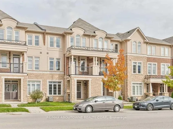 3083 Preserve Dr, Oakville, ON L6M 0W7