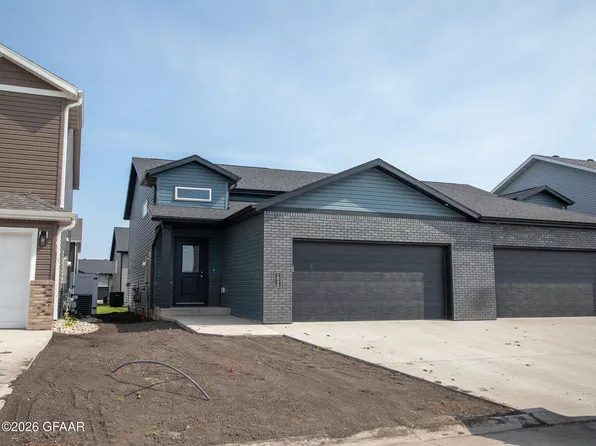 1848 Tobi Ln, Grand Forks, ND 58201