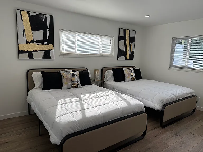 6053 Wilkinson Ave — Photo 41