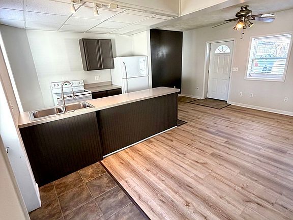 3rd image of 38 N Charlotte St #3