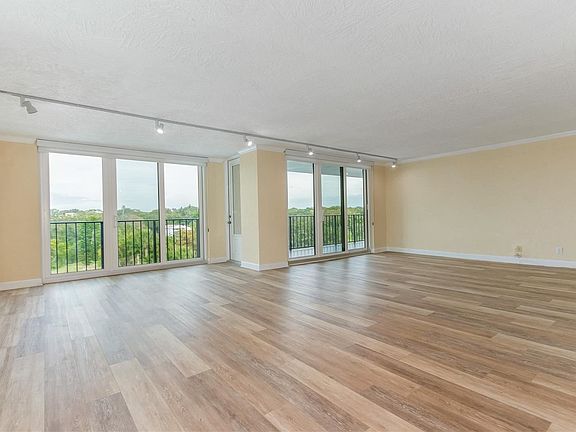 2nd image of 100 Oakmont Ln APT 509