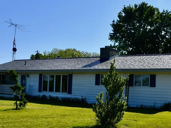 750 N Stewart Rd, Charlotte, MI 48813