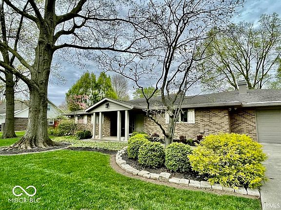 2nd image of 2604 W Purdue Ave