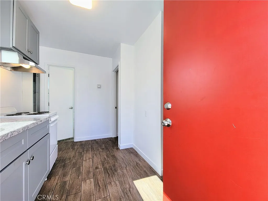 5 bed, 1941 sqft, $1,650 — Photo 2