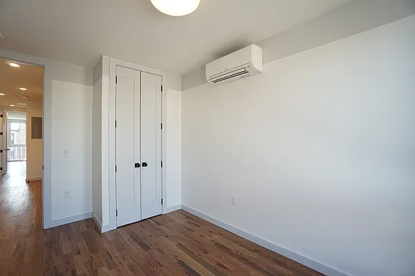 Rented by Rennit Inc. | media 32