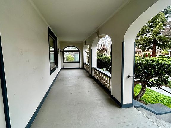 3rd image of 209 S 14th St
