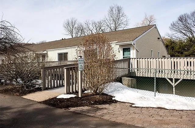 2 bed, 816 sqft, $1,900 — Photo 3