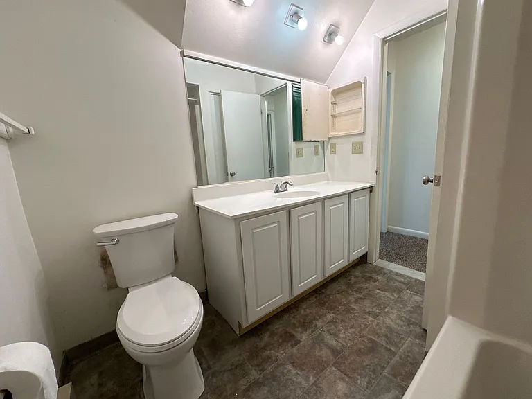 University Park Apartments near Cornell University — Photo 110