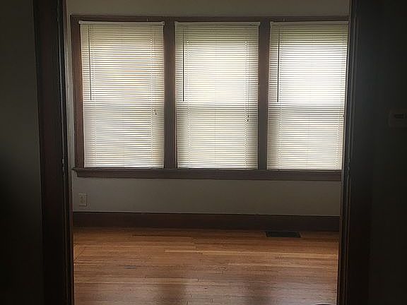 4th image of 5521 Carthage Ave