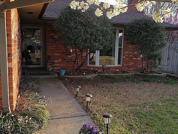 3rd image of 2336 Appleway St