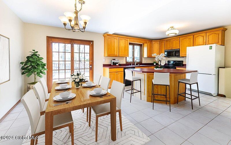4th image of 56 Laura Drive