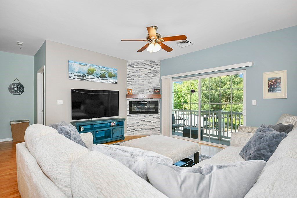 2 Arden Mills Way UNIT 2102, Fitchburg, MA 01420 Zillow