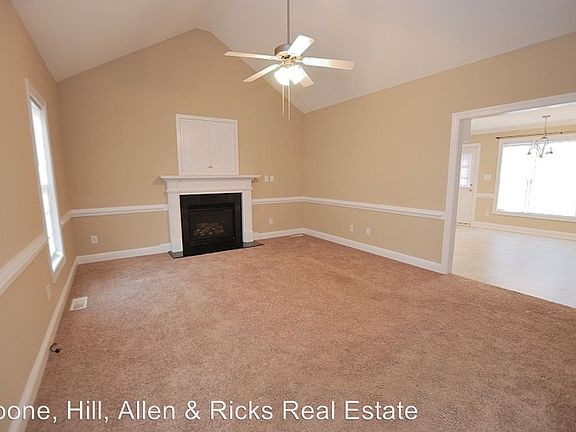 3rd image of 2009 Meadow Ct