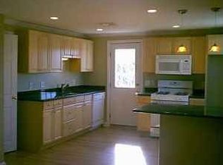 11 Columbia Rd APT 8, Wakefield, MA 01880