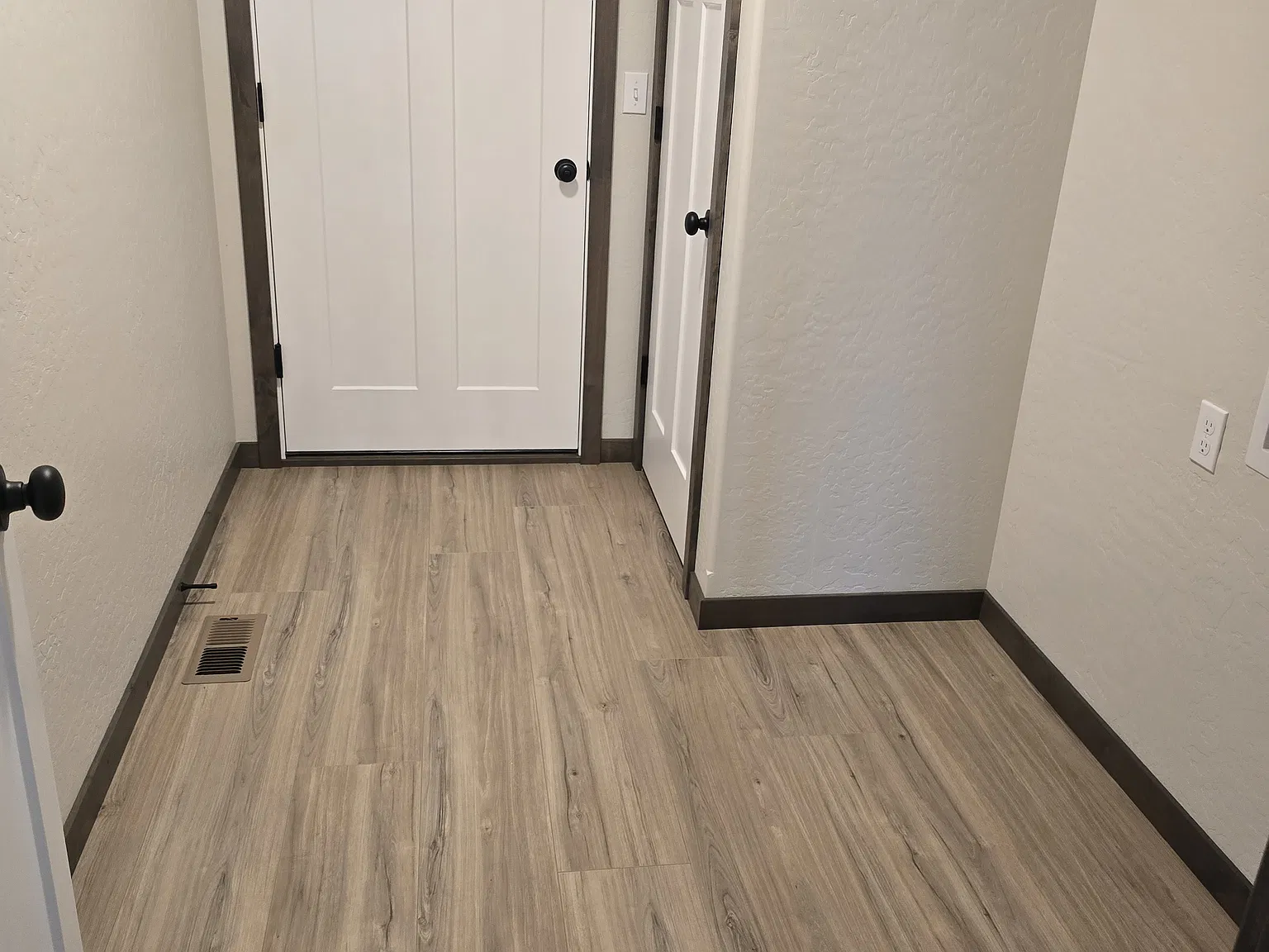 3 bed, 1250 sqft, $2,600 — Photo 4