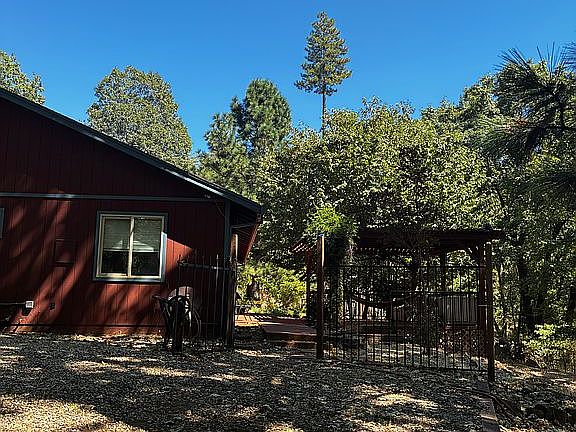 2nd image of 4940 Papya Rd