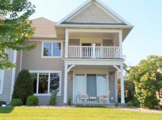 1619 Lake Shore Dr #C, Gladstone, MI 49837