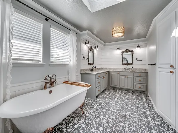 6613 Newman Dr, Oklahoma City, OK 73162