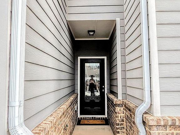 3rd image of 3668 Acorn Dr